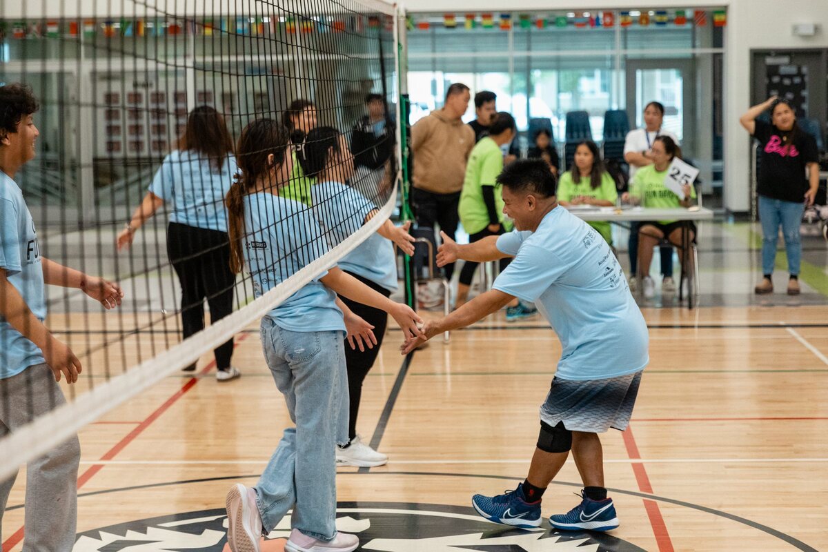 Community members and Manitoba producers collaborating through HyLife support